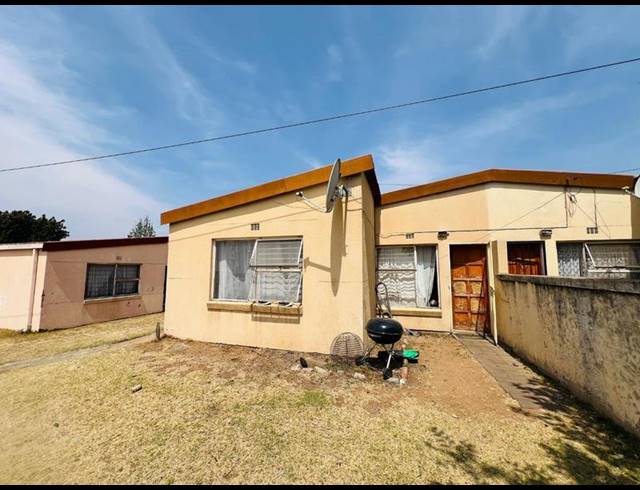 2 BEDROOM HOUSE FOR SALE IN BLOUBOSRAND
